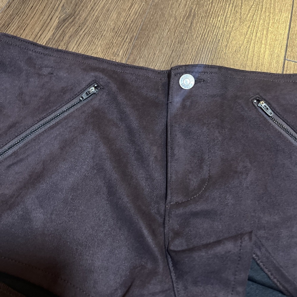 Madden NYC Women's Faux Suede Micro Shorts Brown Size 16 - Picture 3 of 4